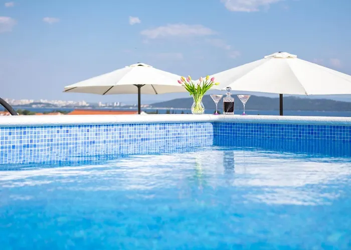 Luxury Residence Danica With A Private Rooftop Pool