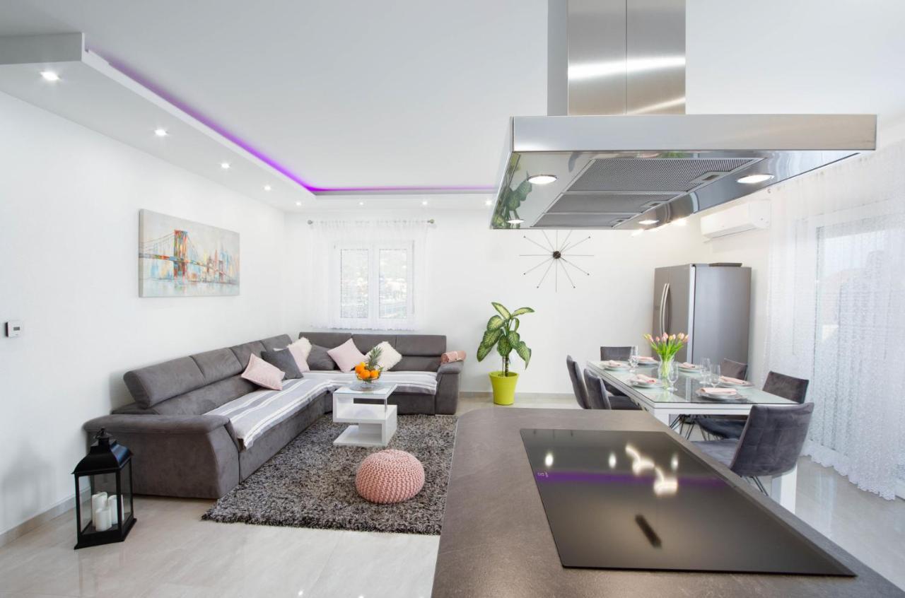 Apartment Luxury Danica With A Private Rooftop Pool *